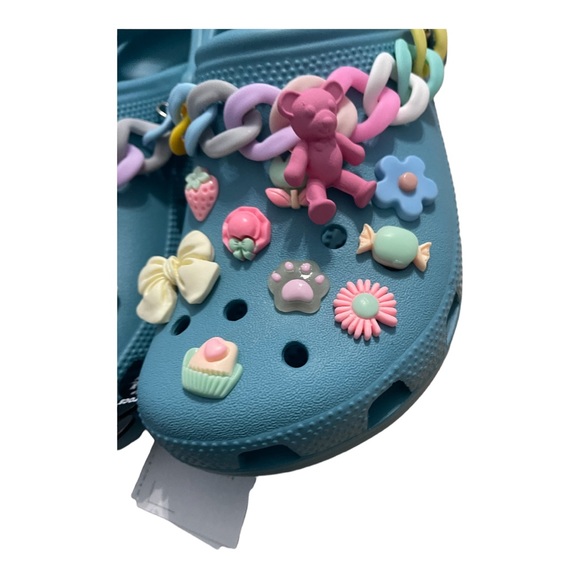Crocs Women's Classic Clogs With Resin Charms SZ Woman’s  8 NEW - Picture 3 of 7